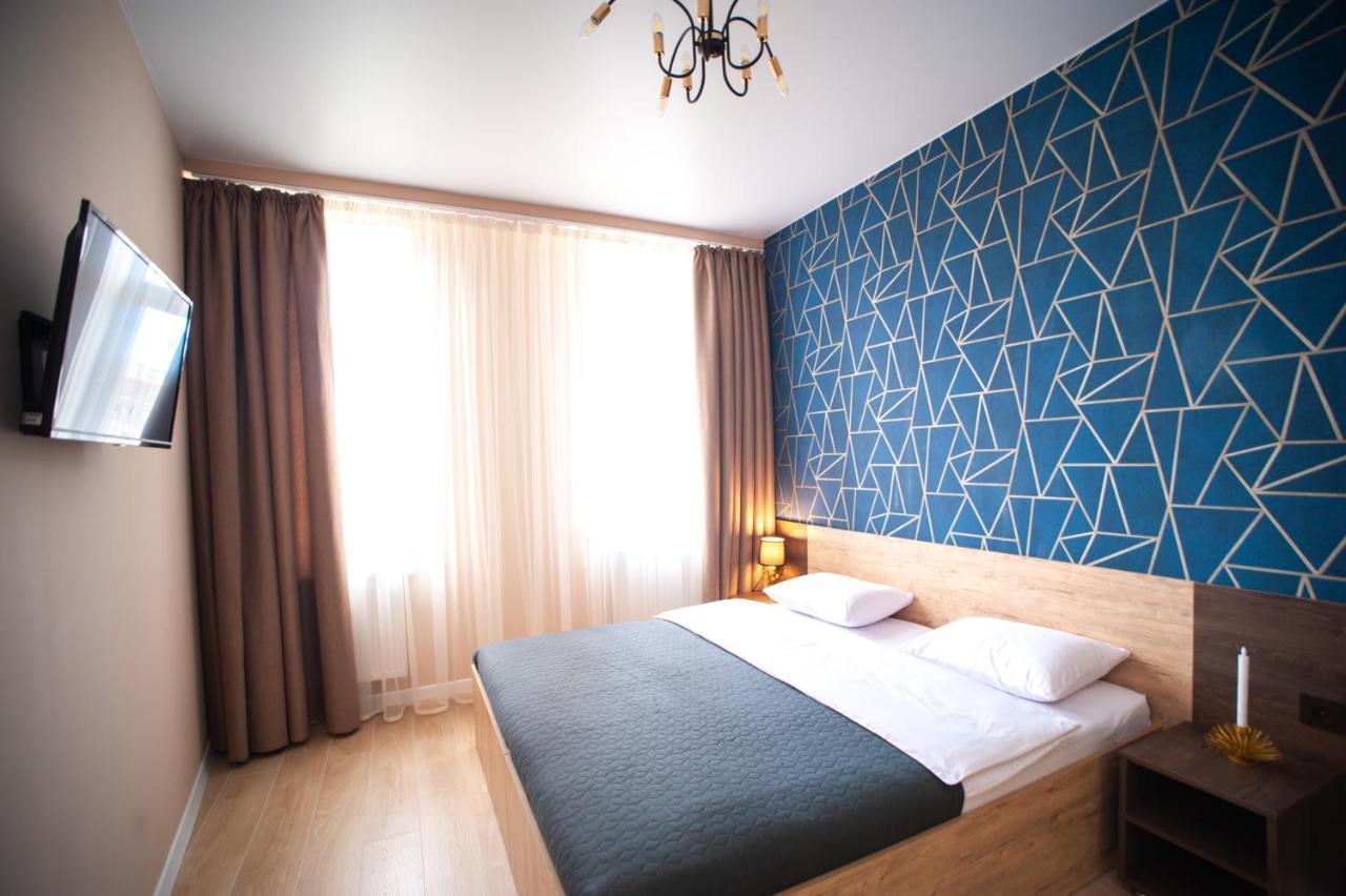 3 Bedroom, 2 Bathroom Apartment Near Forum Lviv Exterior photo