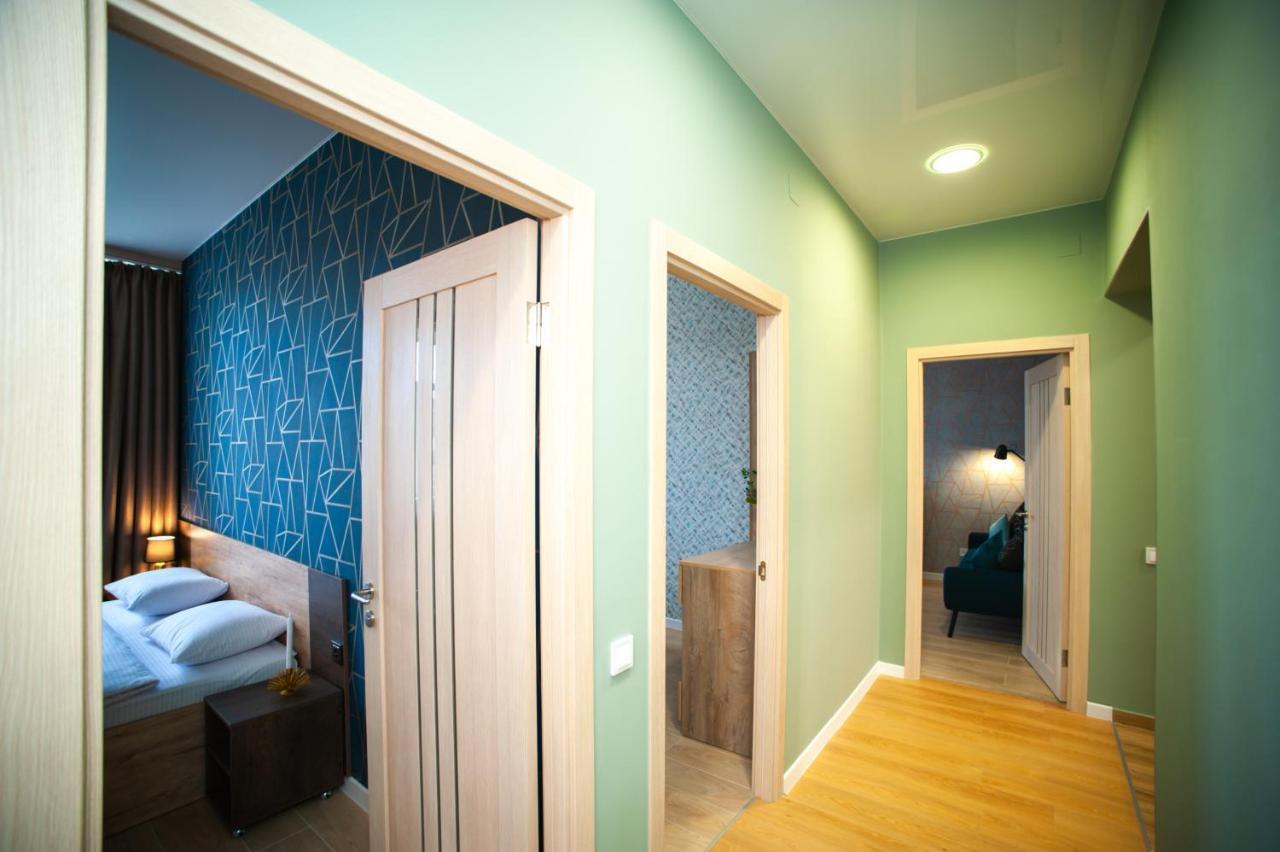 3 Bedroom, 2 Bathroom Apartment Near Forum Lviv Exterior photo
